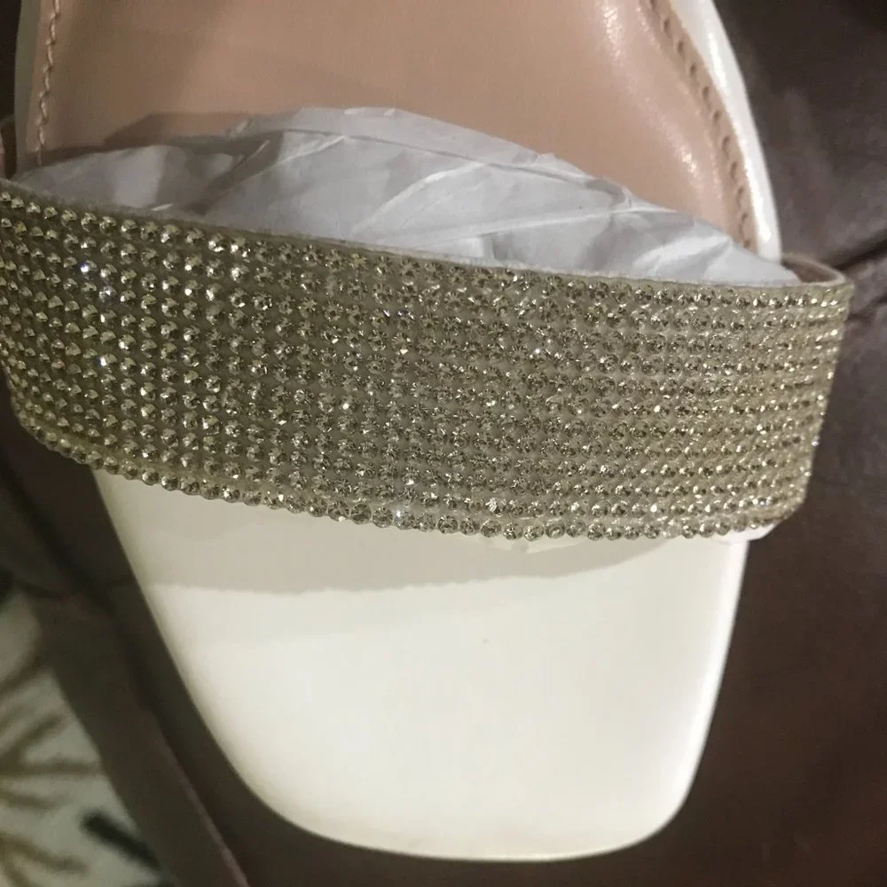 NIB Kelly & Katie Mayla Sandals 10M